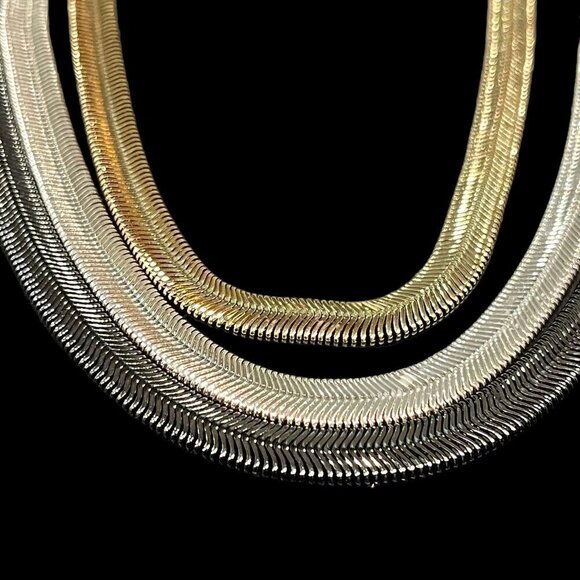 Herringbone 3 Strand Tricolor Gold Silver and Black Chain Necklace Layered - Picture 3 of 10